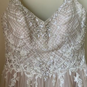 Maggie Soterro Size 16